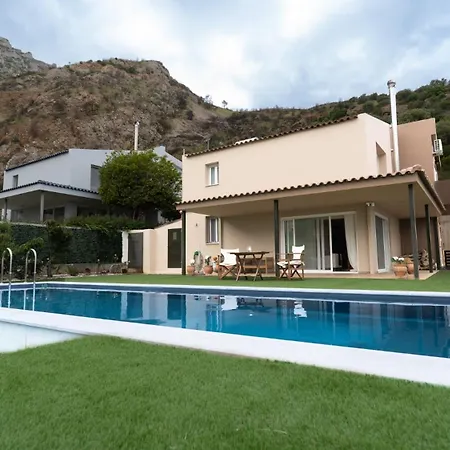 Vakantiehuis Panorama With Pool *