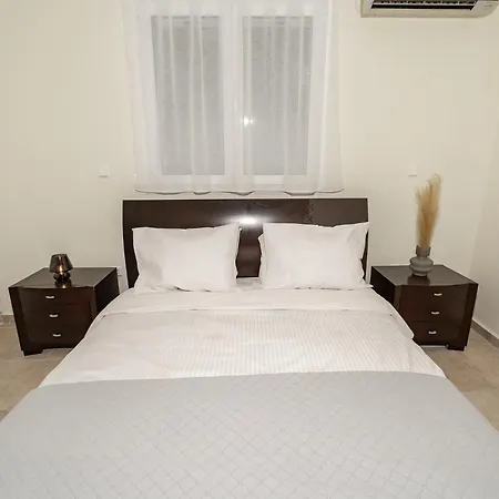 Panorama With Pool Vakantiehuis Xylokastro